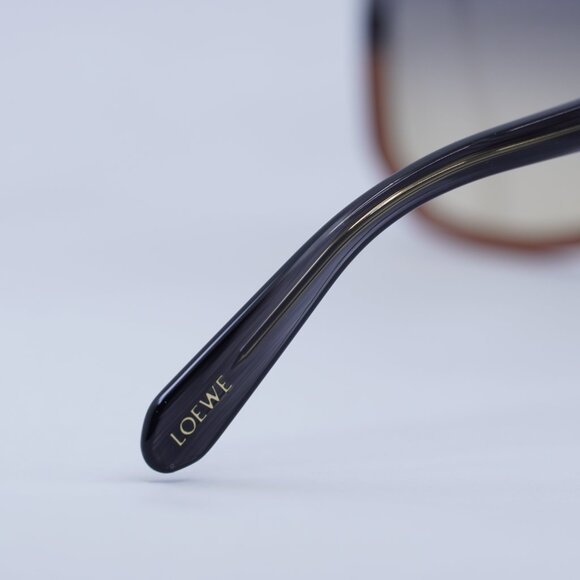 Loewe LW40001F 20B Filipa Sunglasses Transparent Grey Square Frame, Smoke Lenses main image 5